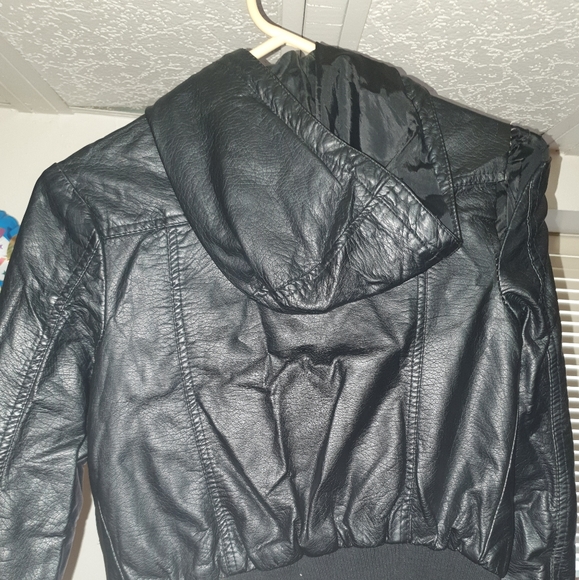 Faux leather jacket - Picture 2 of 3